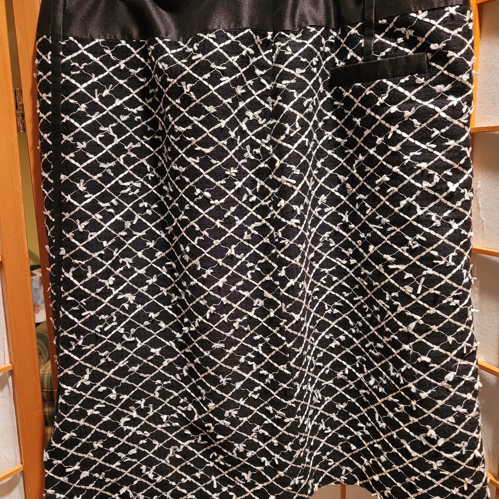 Carlisle Black and White Patterned Pencil Skirt
